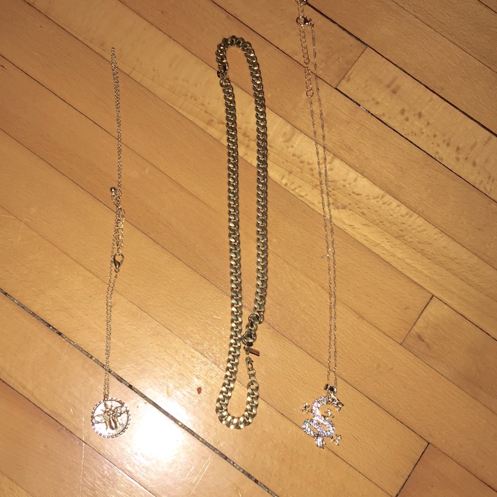 Set of 3 gold chain necklaces